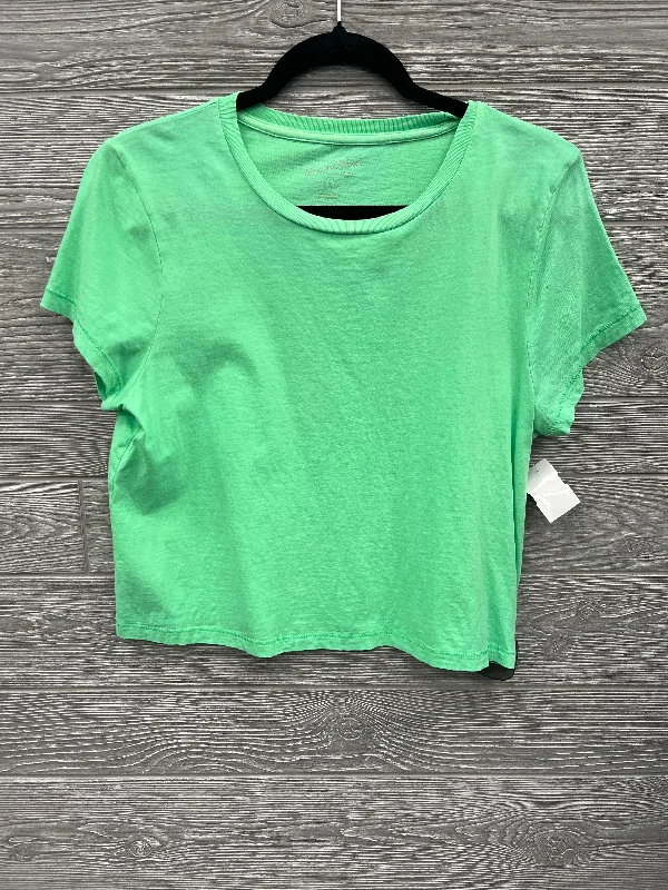 women's tops for those who want to add a touch of elegance and sophistication to their everyday wearTop Short Sleeve By Universal Thread In Green, Size: M