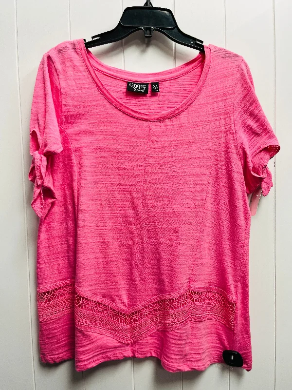 women's tops for those who want to elevate their everyday wear with chic and elegant piecesTop Short Sleeve By Onque In Pink, Size: Xl