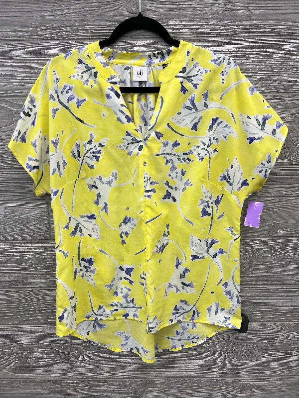 women's tops for those who want to add a pop of color to their outfitsTop Short Sleeve By Cabi In Yellow, Size: M