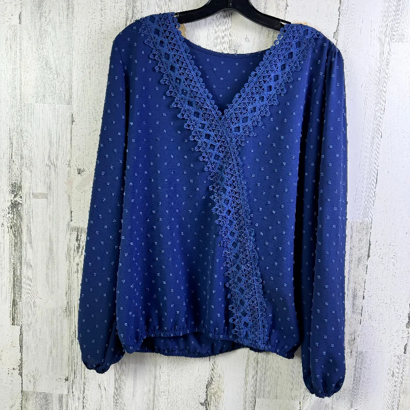 women's tops for those who want to stay on top of the latest fashion trends and wear pieces that are both stylish and on-trendTop Long Sleeve By Clothes Mentor In Blue, Size: L