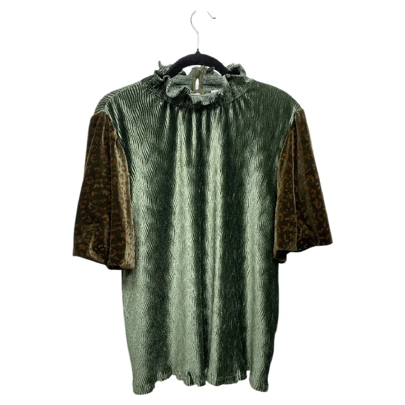 women's tops for those who want to create stylish and put-together outfits without spending a fortuneTop Short Sleeve By Voy In Green, Size: L