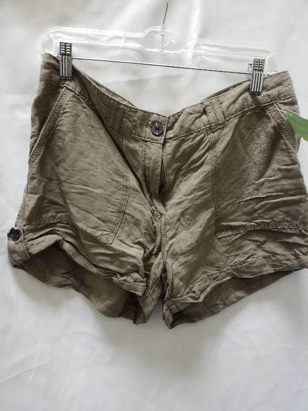 women's relaxed-fit shortsShorts By H&m  Size: 10